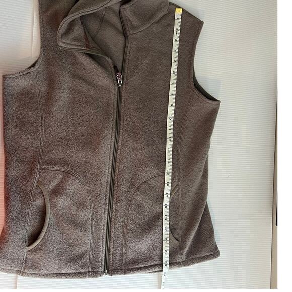 Woolrich Women's Full Zip Front Fleece Vest Tan Beige Neutral Size Small - Picture 9 of 9